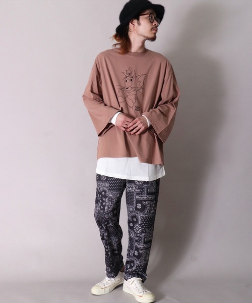 BAYBLO(ベイブロ)の「(BG)【ユニセックス】ワッフル ロング レイヤード 長袖 Tシャツ(Tシャツ/カットソー・メンズ・ブラック/ダークグリーン/ダークブラウン/ネイビー/オフホワイト/ダークグレー/サンドベージュ/杢グレー/グレイッシュベージュ・MEDIUM/LARGE/X-LARGE)」の12枚目の写真
