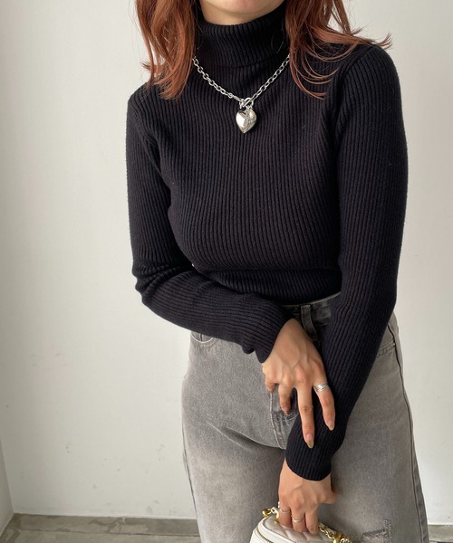 210nouve（トゥージュヌーブ）の「タートルネックリブニット（ニット/セーター・レディース・ホワイト/ブラック/ブラウン/パープル/カーキ/ベージュ・FREE）」の3枚目の写真