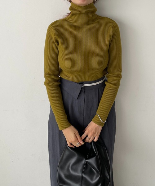 210nouve（トゥージュヌーブ）の「タートルネックリブニット（ニット/セーター・レディース・ホワイト/ブラック/ブラウン/パープル/カーキ/ベージュ・FREE）」の16枚目の写真