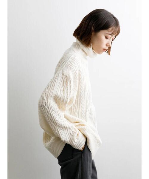 koe（コエ）の「リサイクルポリエステル タートルネックケーブルニット＊（ニット/セーター・レディース・アイボリー/レッド/グリーン/ブルー/ライトグレー/チャコールグレー・S/M/L）」の15枚目の写真