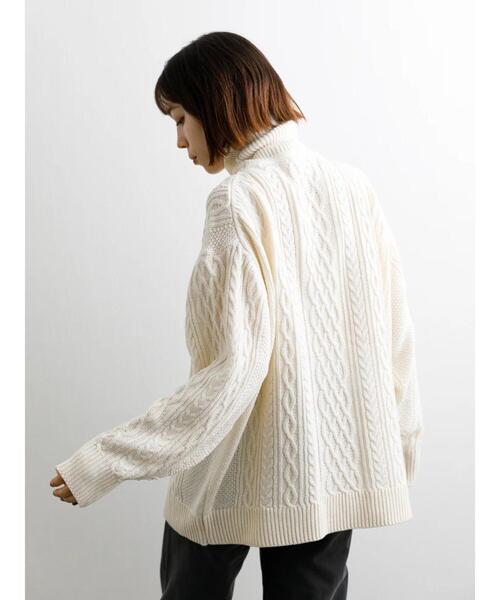 koe（コエ）の「リサイクルポリエステル タートルネックケーブルニット＊（ニット/セーター・レディース・アイボリー/レッド/グリーン/ブルー/ライトグレー/チャコールグレー・S/M/L）」の16枚目の写真