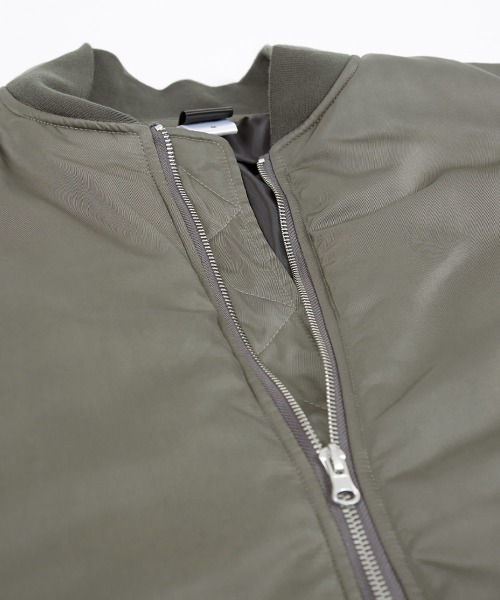 SIDEWAY STANCE（サイドウェイスタンス）の「【SIDEWAY STANCE】ビッグシルエット MA-1 ミリタリー ジャケット（MA-1・メンズ・カーキ/ブラック・LARGE/MEDIUM）」の6枚目の写真