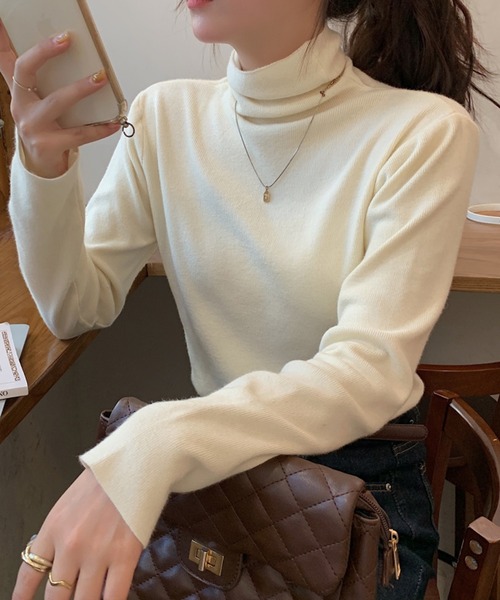 Doula Doula(ドゥーラドゥーラ)の「タートルネックプルオーバー(ニット/セーター・レディース・ブラック/ベージュ/オフホワイト/ブルー・FREE)」の9枚目の写真
