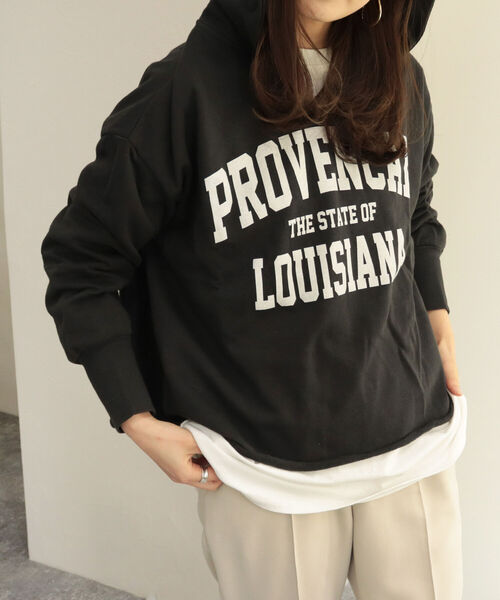 fredy repit(フレディレピ)の「カレッジロゴフードプルオーバー(スウェット・レディース・チャコールグレー/オフホワイト/クリーム・38)」の3枚目の写真