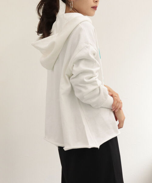 fredy repit(フレディレピ)の「カレッジロゴフードプルオーバー(スウェット・レディース・チャコールグレー/オフホワイト/クリーム・38)」の7枚目の写真