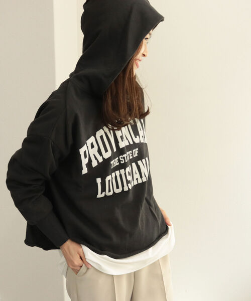 fredy repit(フレディレピ)の「カレッジロゴフードプルオーバー(スウェット・レディース・チャコールグレー/オフホワイト/クリーム・38)」の13枚目の写真