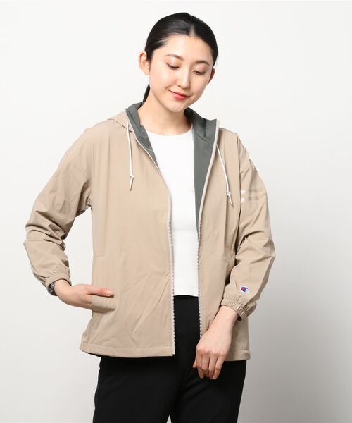Champion(チャンピオン)の「チャンピオン ZIP HOODED JACKET_(ナイロンジャケット・レディース・ダークグリーン/ベージュ・L/M)」の2枚目の写真