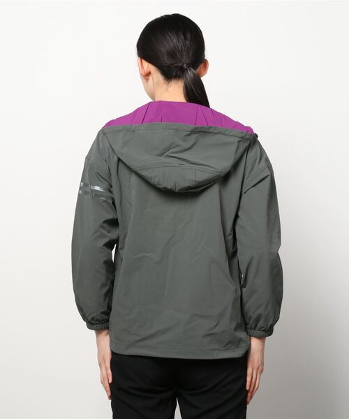 Champion(チャンピオン)の「チャンピオン ZIP HOODED JACKET_(ナイロンジャケット・レディース・ダークグリーン/ベージュ・L/M)」の4枚目の写真