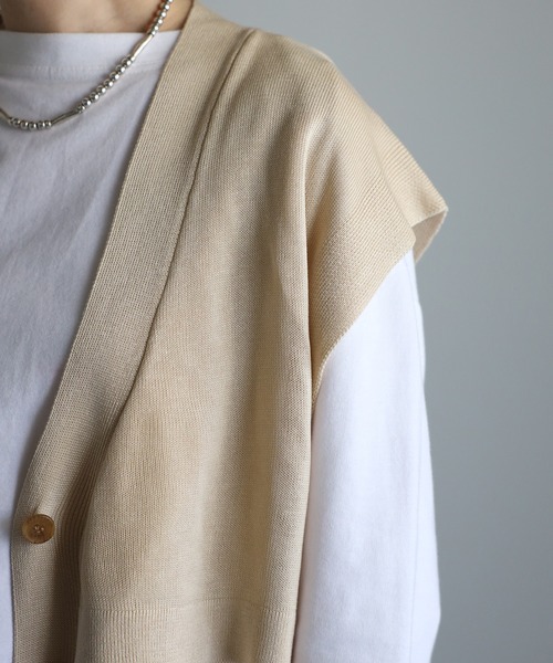 r.（アールドット）の「リネンタッチセーラーカラーノースリーブニットトップス（ベスト・レディース・ライトグレー/ブラック/ネイビー/ライトベージュ・FREE）」の11枚目の写真