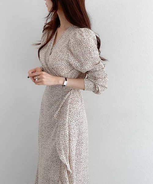 Wefst（ウェスト）の「【Wefst】小花柄マーメイドワンピース（ワンピース・レディース・ベージュ/ブラック/ホワイト・FREE）」の8枚目の写真