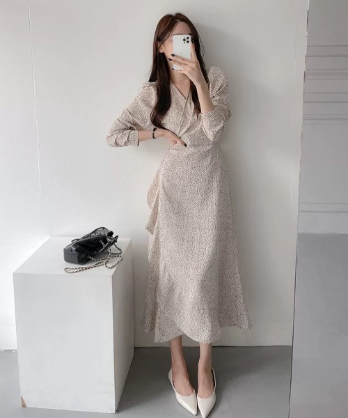 Wefst（ウェスト）の「【Wefst】小花柄マーメイドワンピース（ワンピース・レディース・ベージュ/ブラック/ホワイト・FREE）」の15枚目の写真