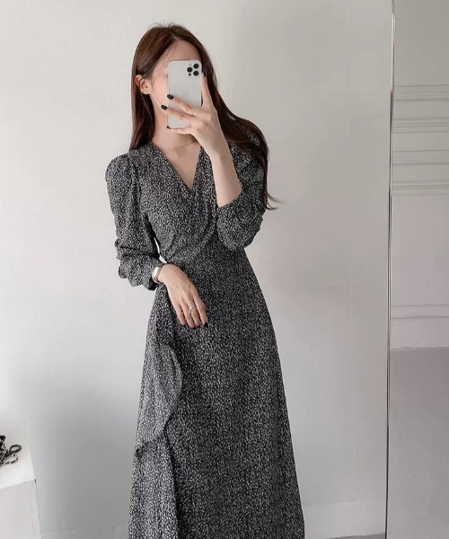 Wefst（ウェスト）の「【Wefst】小花柄マーメイドワンピース（ワンピース・レディース・ベージュ/ブラック/ホワイト・FREE）」の16枚目の写真