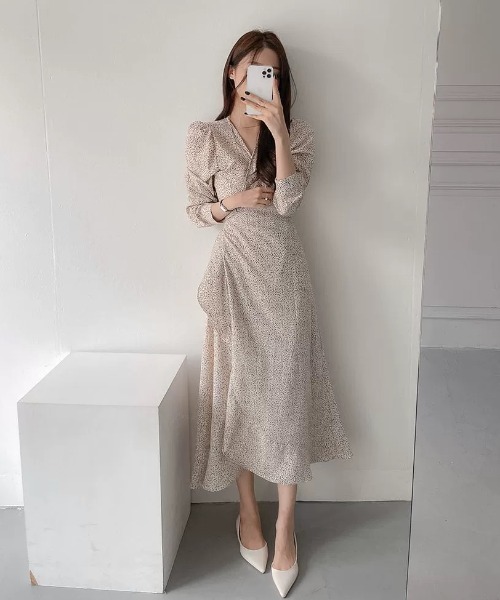 Wefst（ウェスト）の「【Wefst】小花柄マーメイドワンピース（ワンピース・レディース・ベージュ/ブラック/ホワイト・FREE）」の20枚目の写真