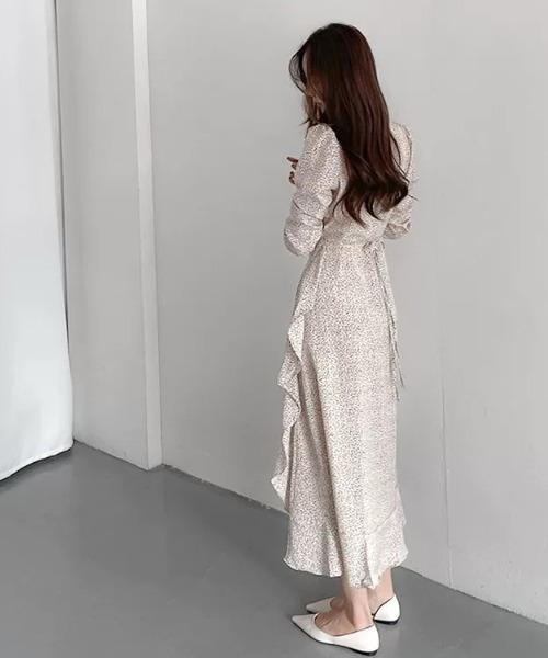 Wefst（ウェスト）の「【Wefst】小花柄マーメイドワンピース（ワンピース・レディース・ベージュ/ブラック/ホワイト・FREE）」の6枚目の写真