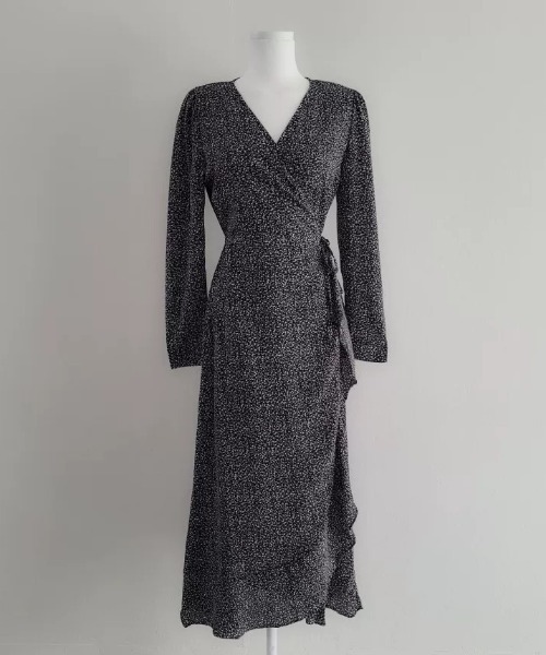 Wefst（ウェスト）の「【Wefst】小花柄マーメイドワンピース（ワンピース・レディース・ベージュ/ブラック/ホワイト・FREE）」の21枚目の写真