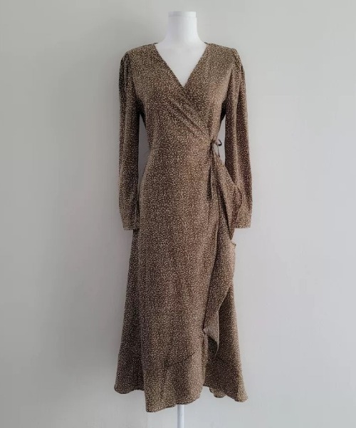 Wefst（ウェスト）の「【Wefst】小花柄マーメイドワンピース（ワンピース・レディース・ベージュ/ブラック/ホワイト・FREE）」の14枚目の写真