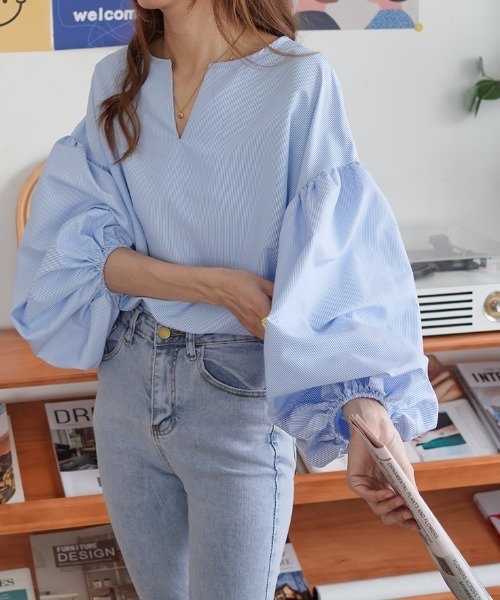 ボリューム袖ルーズシルエットキーネックブラウス（シャツ