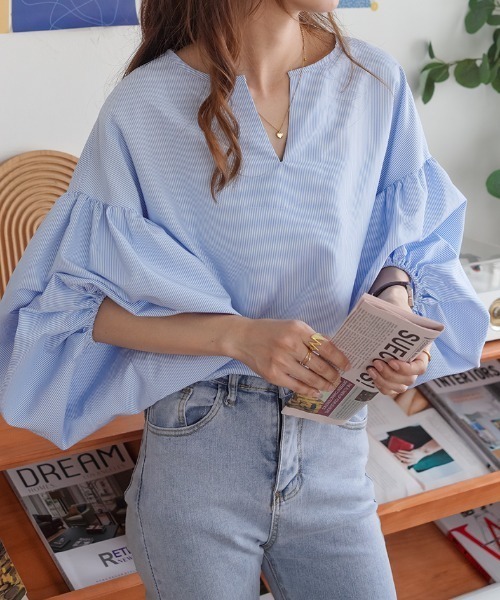 ABITOKYO(アビトーキョー)の「ボリューム袖ルーズシルエットキーネックブラウス(シャツ/ブラウス・レディース・ブルー/ブラック系その他/ブラック/ホワイト/ピンク/グリーン/レッド/パープル・FREE)」の13枚目の写真