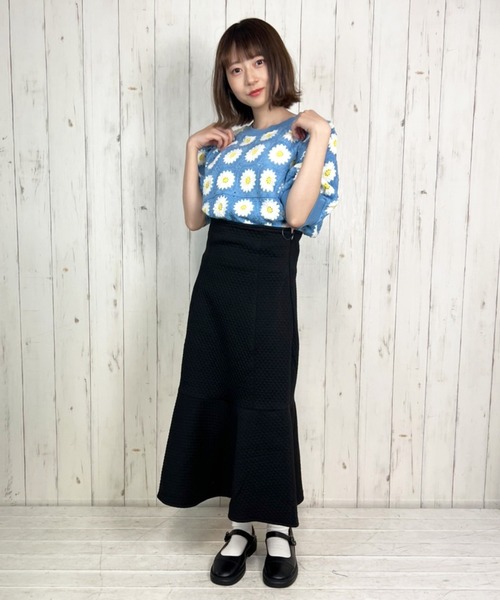 Hamble by Par Avion（ハンブルバイパラビオン）の「フラワートップス（ニット/セーター・レディース・アイボリー/ブルー・ONESIZE）」の6枚目の写真