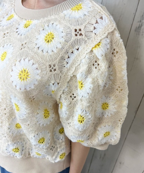 Hamble by Par Avion（ハンブルバイパラビオン）の「フラワートップス（ニット/セーター・レディース・アイボリー/ブルー・ONESIZE）」の5枚目の写真