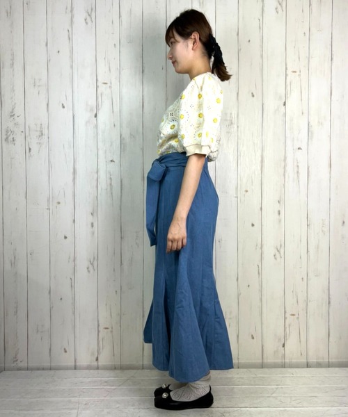 Hamble by Par Avion（ハンブルバイパラビオン）の「フラワートップス（ニット/セーター・レディース・アイボリー/ブルー・ONESIZE）」の9枚目の写真