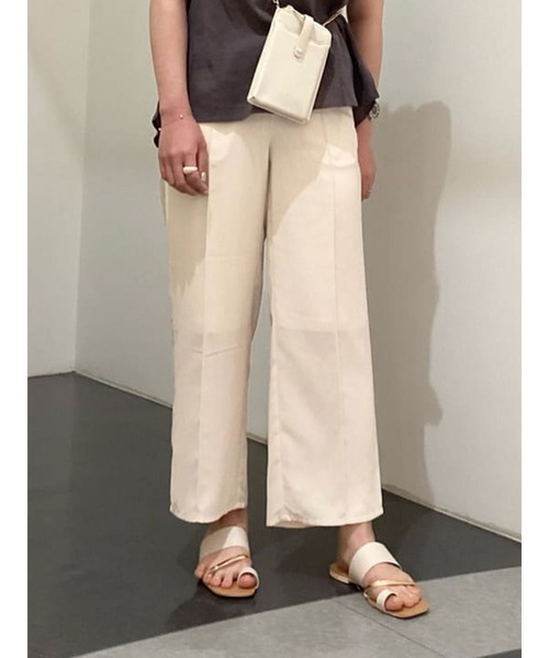 Te chichi TERRASSE（テチチテラス）の「センターシームストレートパンツ（その他パンツ・レディース・ブラック/ベージュ/イエロー・ﾌﾘ-）」の3枚目の写真