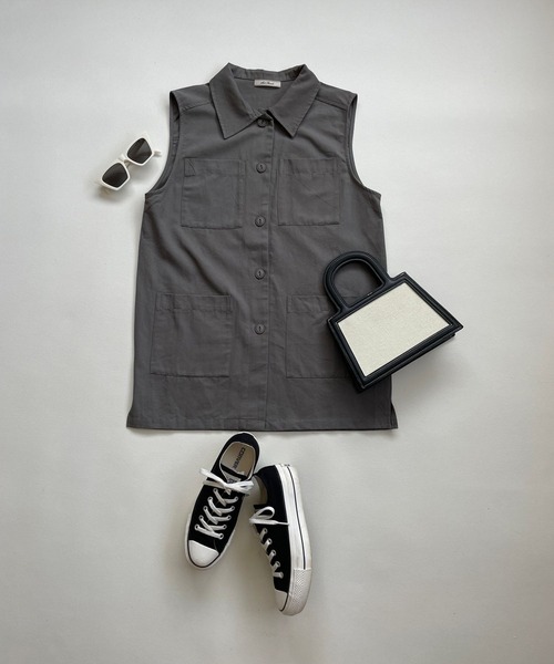 JUGLANS(ユグランス)の「☆ 旬なレイヤードスタイルが叶う。ミリタリーチュニックベスト T1345(ベスト・レディース・スミクロ/ホワイト・FREE)」の2枚目の写真