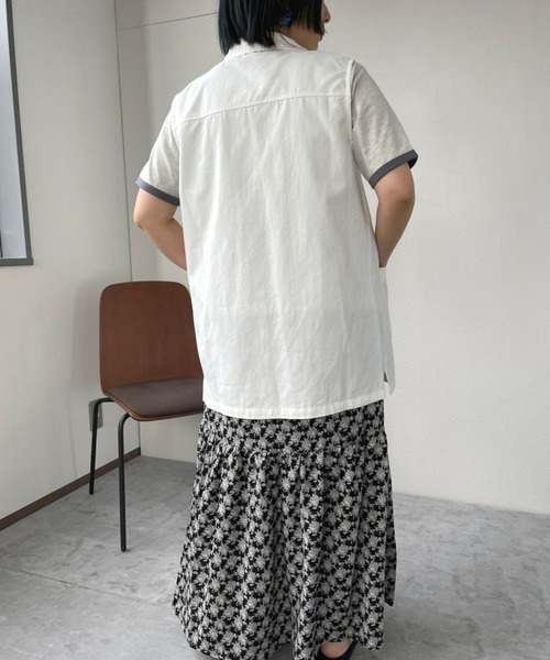 JUGLANS(ユグランス)の「☆ 旬なレイヤードスタイルが叶う。ミリタリーチュニックベスト T1345(ベスト・レディース・スミクロ/ホワイト・FREE)」の6枚目の写真