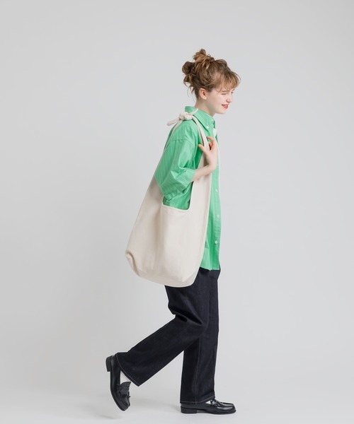 MUHET(ミュエータ)の「テーパードデニムパンツ(デニムパンツ・レディース・ライトブルー/ダークインディゴブルー・SMALL/MEDIUM/X-LARGE)」の5枚目の写真