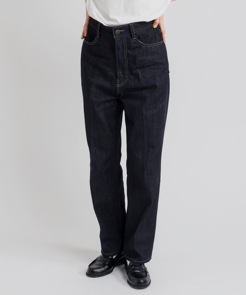 MUHET(ミュエータ)の「テーパードデニムパンツ(デニムパンツ・レディース・ライトブルー/ダークインディゴブルー・SMALL/MEDIUM/X-LARGE)」の20枚目の写真