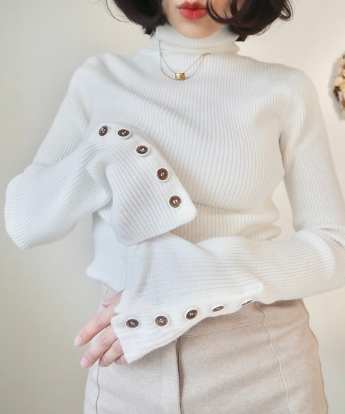 -Myme- Heart be to.（マイミーハートビート）の「cuffs button knit / カフスボタンニット（ニット/セーター・レディース・ホワイト/ピンク・FREE）」の2枚目の写真