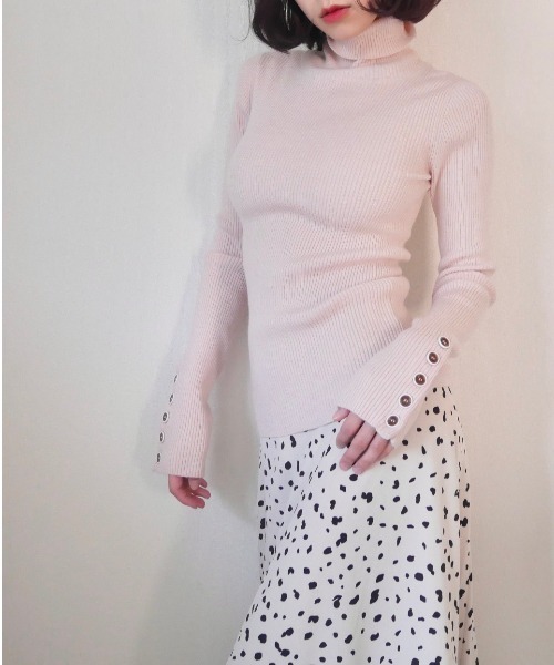 -Myme- Heart be to.（マイミーハートビート）の「cuffs button knit / カフスボタンニット（ニット/セーター・レディース・ホワイト/ピンク・FREE）」の3枚目の写真