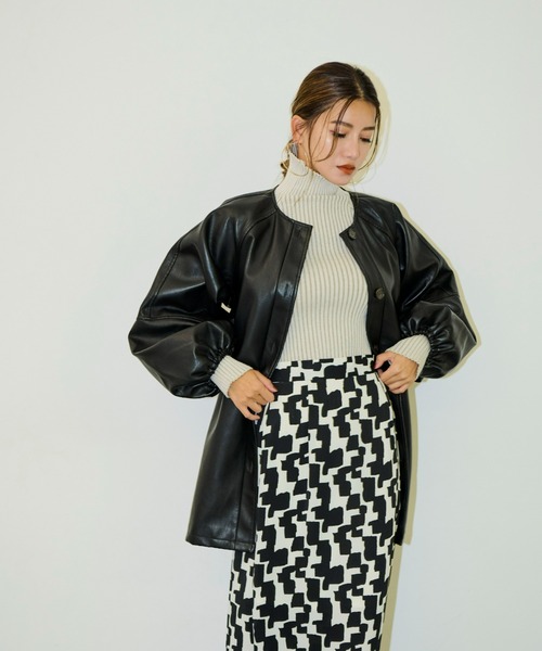 AIC.（エーアイシー）の「フェイクレザーボリュームスリーブノーカラージャケット（ノーカラージャケット・レディース・ブラック・FREE）」の3枚目の写真