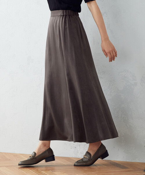 COMME CA ISM(コムサイズム)の「マットサテン切替 マーメイドスカート(スカート・レディース・ブラック/チャコール・SMALL/MEDIUM/LARGE)」の1枚目の写真