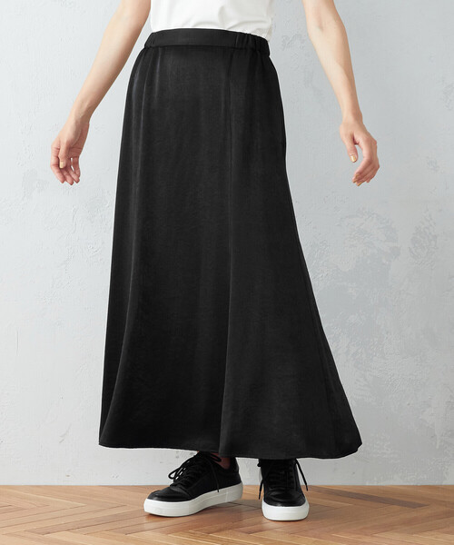 COMME CA ISM(コムサイズム)の「マットサテン切替 マーメイドスカート(スカート・レディース・ブラック/チャコール・SMALL/MEDIUM/LARGE)」の2枚目の写真