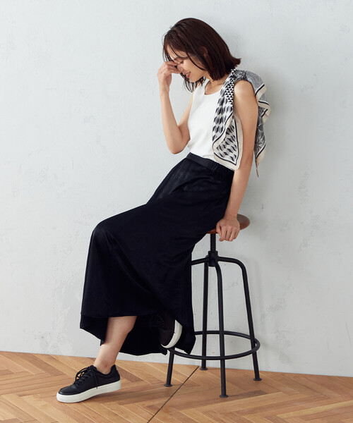 COMME CA ISM(コムサイズム)の「マットサテン切替 マーメイドスカート(スカート・レディース・ブラック/チャコール・SMALL/MEDIUM/LARGE)」の6枚目の写真