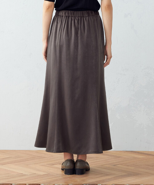 COMME CA ISM(コムサイズム)の「マットサテン切替 マーメイドスカート(スカート・レディース・ブラック/チャコール・SMALL/MEDIUM/LARGE)」の13枚目の写真