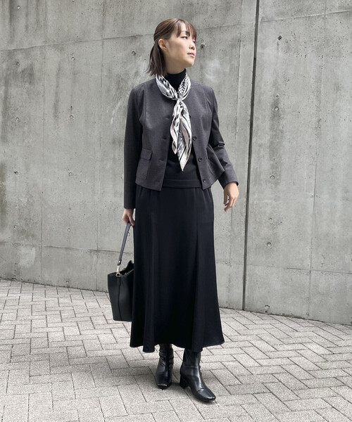 COMME CA ISM(コムサイズム)の「マットサテン切替 マーメイドスカート(スカート・レディース・ブラック/チャコール・SMALL/MEDIUM/LARGE)」の17枚目の写真