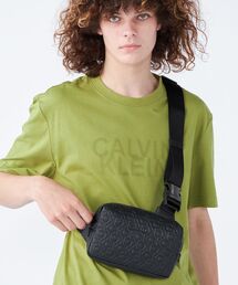 Calvin Klein（カルバン・クライン）の「モノグラムロゴクロスボディバッグ（ボディバッグ/ウエストポーチ・メンズ）」