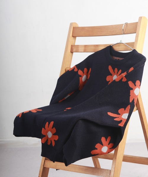 WESTSEA(ウエストシー)の「W ジャガードフラワー柄オーバークルーニット(ニット/セーター・メンズ・ライトグレー/ネイビー/チャコール/キナリ/ブルー・M/L)」の4枚目の写真