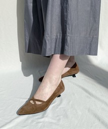 ポインテッドトゥ クロスストラップ パンプス (3.0cmヒール)