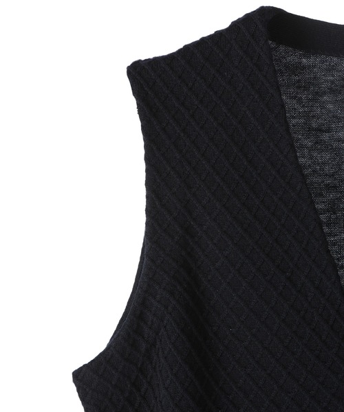 CROWDED CLOSET（クラウデッドクローゼット）の「12Gダイヤジャガード ハイゲージニットベスト（ベスト・メンズ・ブラック/ネイビー・02/03）」の13枚目の写真