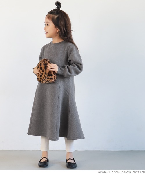 coca（coca）（コカ）の「キッズ 親子お揃い 裏起毛 Aライン ワンピース（ワンピース・キッズ・チャコールグレー/ブラック・100/110/120/130）」の17枚目の写真