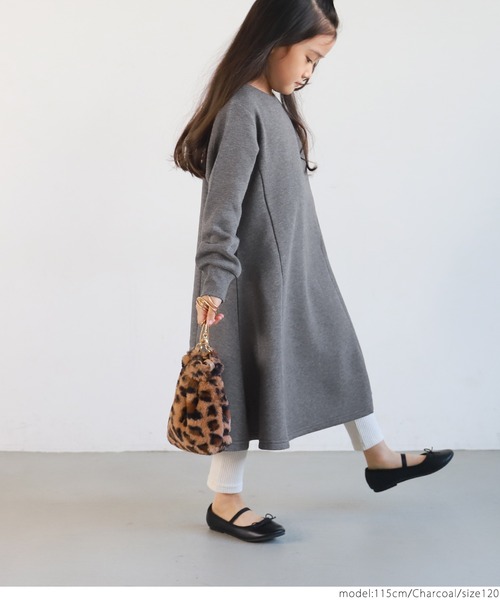 coca（coca）（コカ）の「キッズ 親子お揃い 裏起毛 Aライン ワンピース（ワンピース・キッズ・チャコールグレー/ブラック・100/110/120/130）」の16枚目の写真