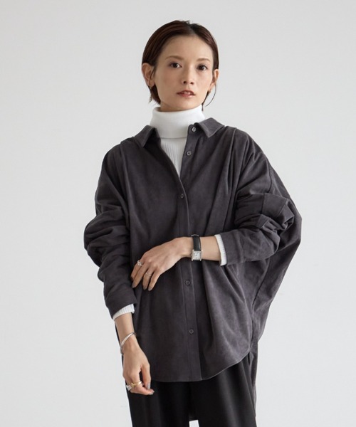 rem closet（レムクローゼット）の「コーデュロイダブルステンタックブラウス（シャツ/ブラウス・レディース・オフホワイト/ダークグレー・FREE）」の2枚目の写真