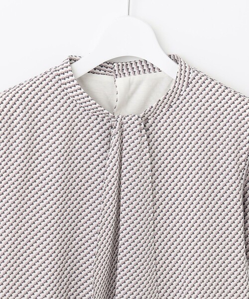 J.PRESS(ジェイプレス)の「幾何プリント ボウタイ カットソー(Tシャツ/カットソー・レディース・ピンク系5/サックスブルー系5・T13/T15)」の9枚目の写真