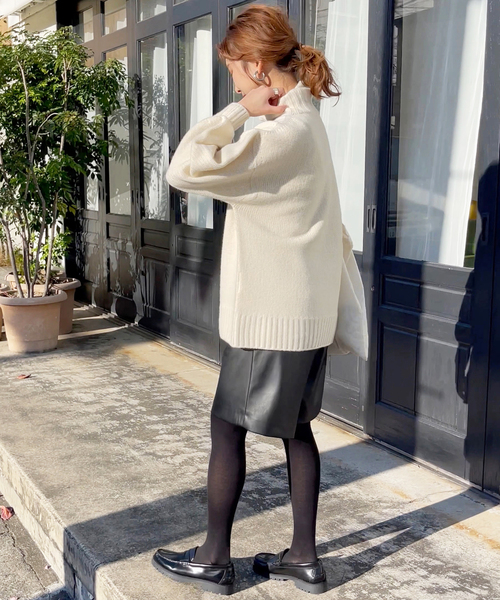 Spick & Span（スピックアンドスパン）の「フェイクレザーショートパンツ（その他パンツ・レディース・ブラウン/ブラック・36/38）」の7枚目の写真