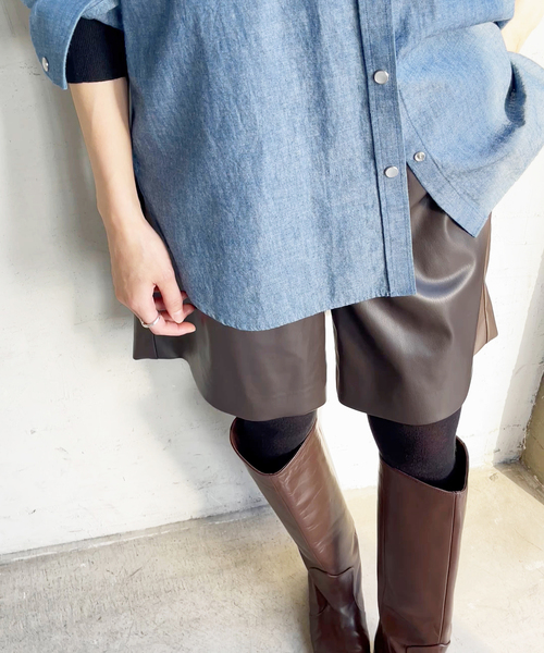 Spick & Span（スピックアンドスパン）の「フェイクレザーショートパンツ（その他パンツ・レディース・ブラウン/ブラック・36/38）」の17枚目の写真