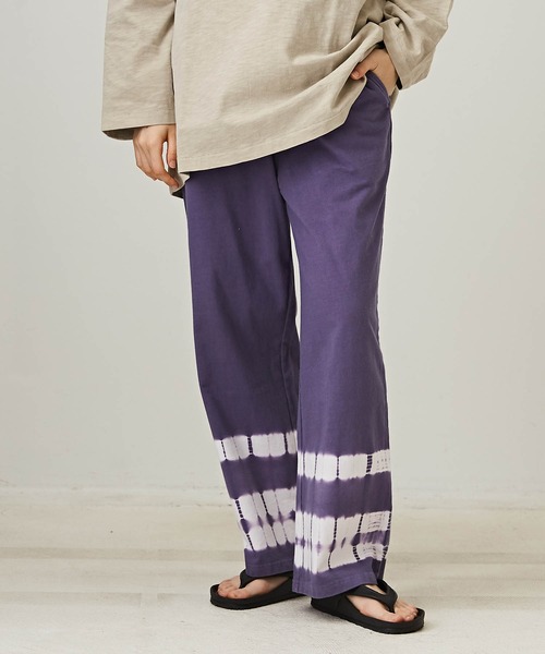 TOBILA(トビラ)の「絞り染め天竺イージーパンツ(その他パンツ・レディース・スミクロ/ベージュ/パープル・M)」の3枚目の写真