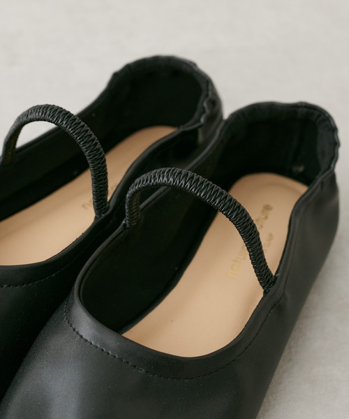 natural couture（ナチュラルクチュール）の「タック入りフラットシューズ（バレエシューズ・レディース・オフホワイト/ピンク/ブラック・MEDIUM/LARGE）」の14枚目の写真